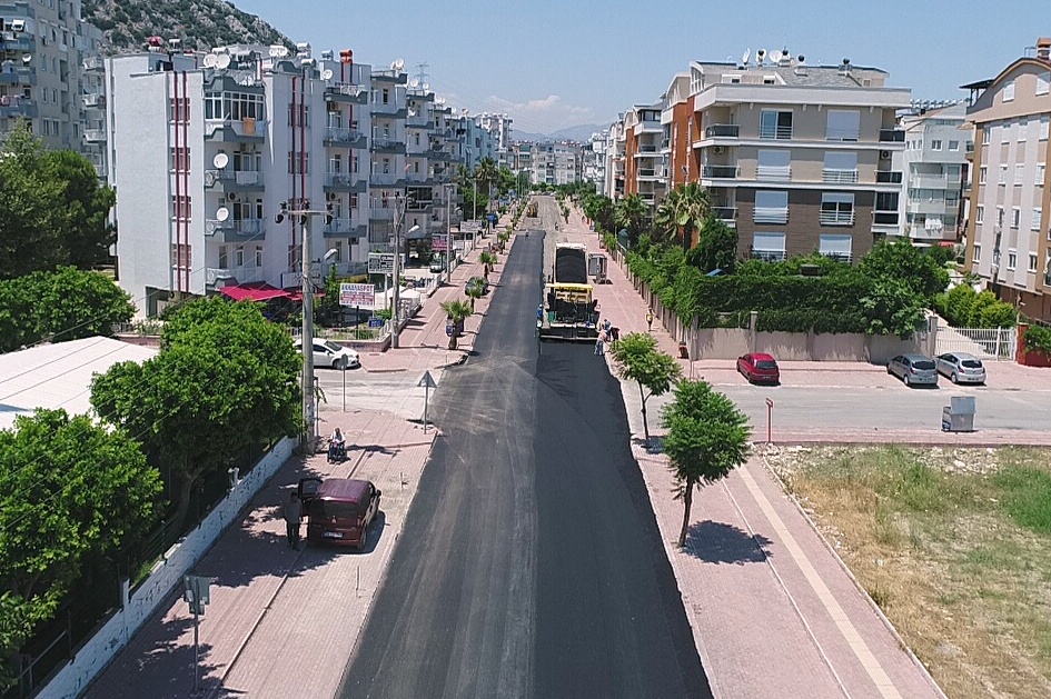 Başkan Semih Esen, “Asfalt çalışmamız devam ediyor”
