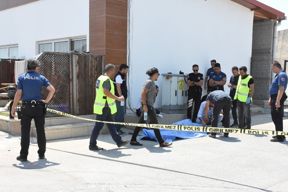 Antalya‘nın Alanya ilçesinde denizde erkek cesedi bulundu