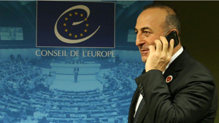Bakan Çavuşoğlu’ndan Destek Telefonu