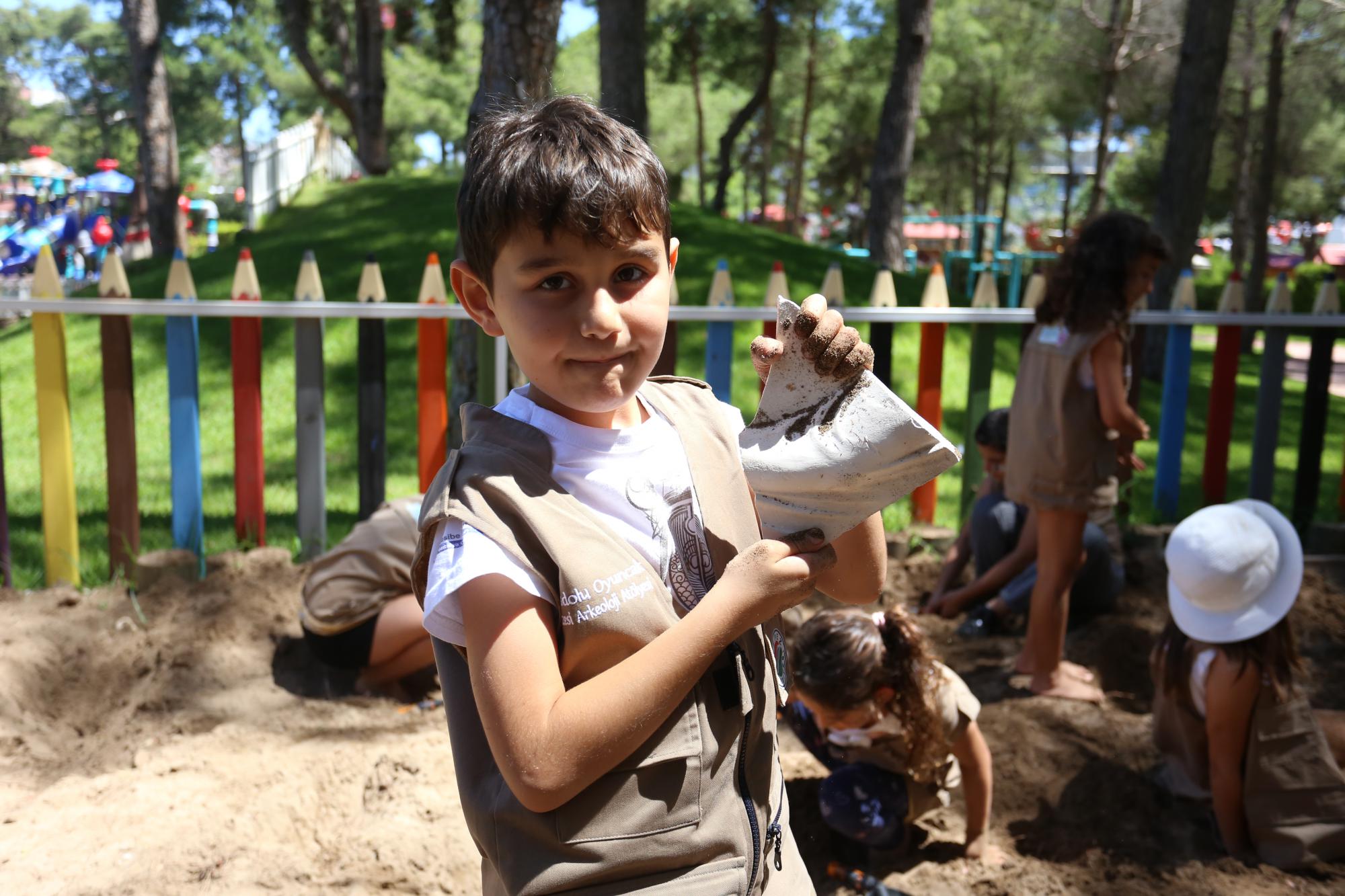 Kepez  çocuk atölyeleri eğlendirirken öğretiyor