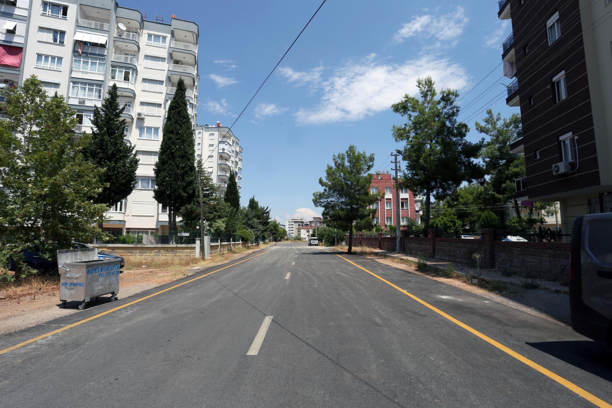 Kepez’den 3 mahalleye rekor asfalt
