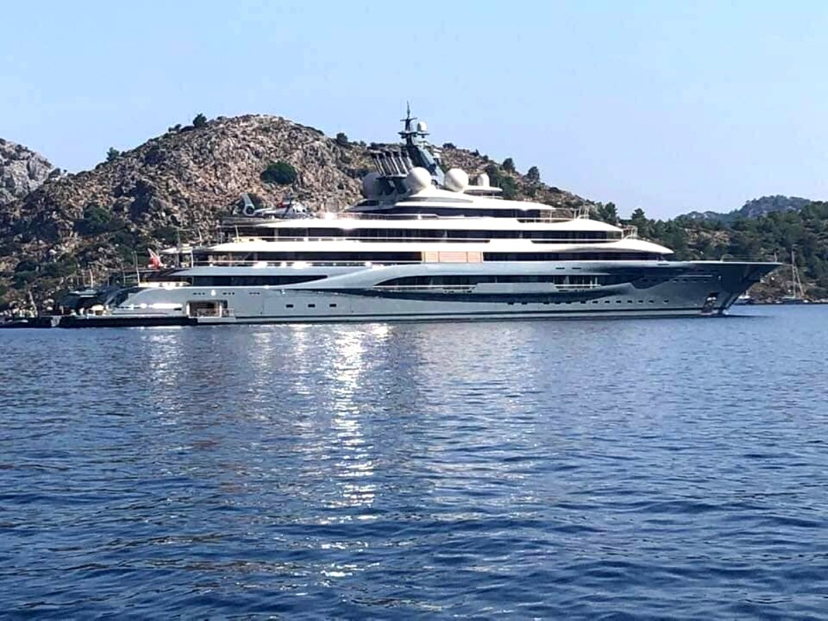 Dünyanın en zengini Bezos’un lüks yatı Kekova’da görüntülendi