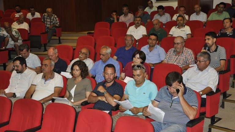 Belediye meclisi Suriyelilere getirilen plaj yasağını reddetti