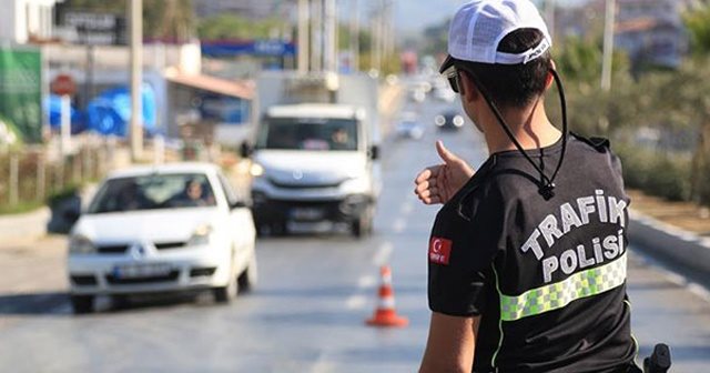 Trafiği Tehlikeye Sokan Sürücülere 393 Bin Lira Ceza