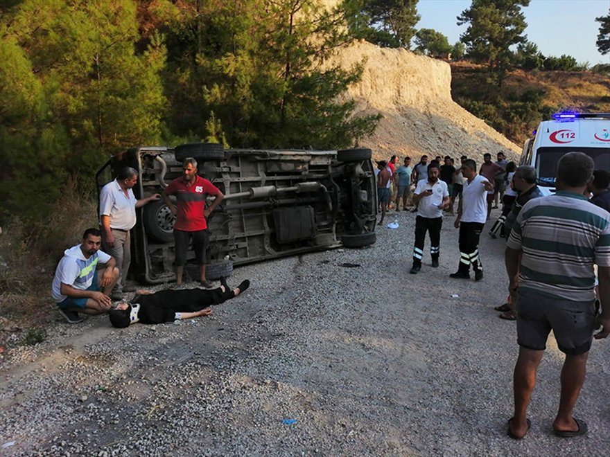 Antalya’da Safari Cipi Devrildi: 16 Yaralı
