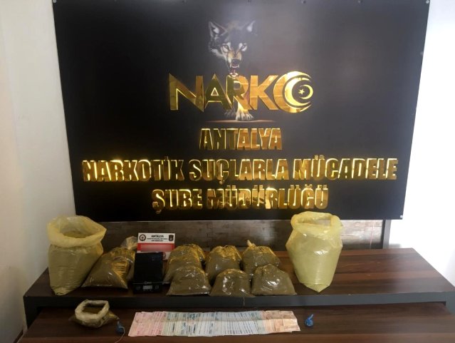 Antalya’da uyuşturucu operasyonunda 4 tutuklama