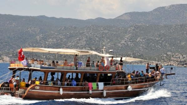 Kekova yerli ve yabancı turistin ilgi odağı