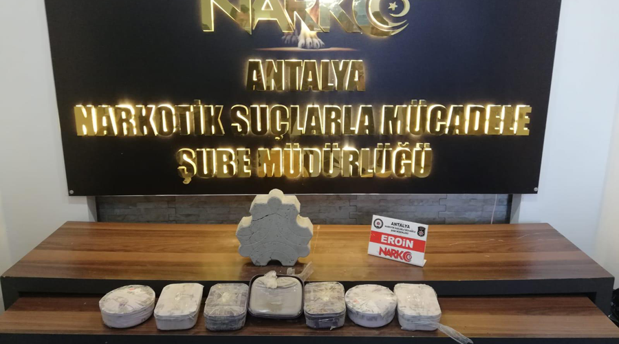 Kargoyla gönderilen parke taşlarının içinden eroin çıktı