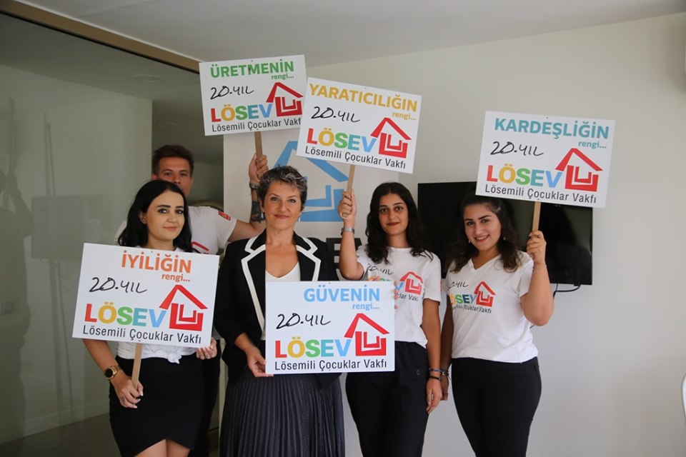 “Kanseri Kullanarak Para Toplayanlara ‘Dur’ Demek İstiyoruz”