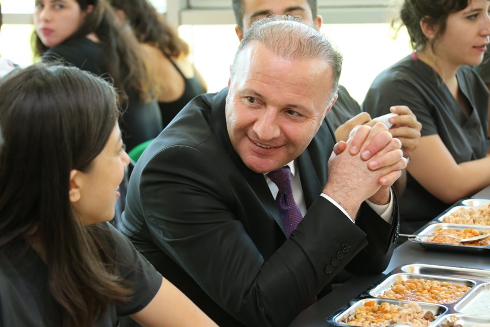 Rektör Ünal, Yeni Binada Öğrencilerle Buluştu