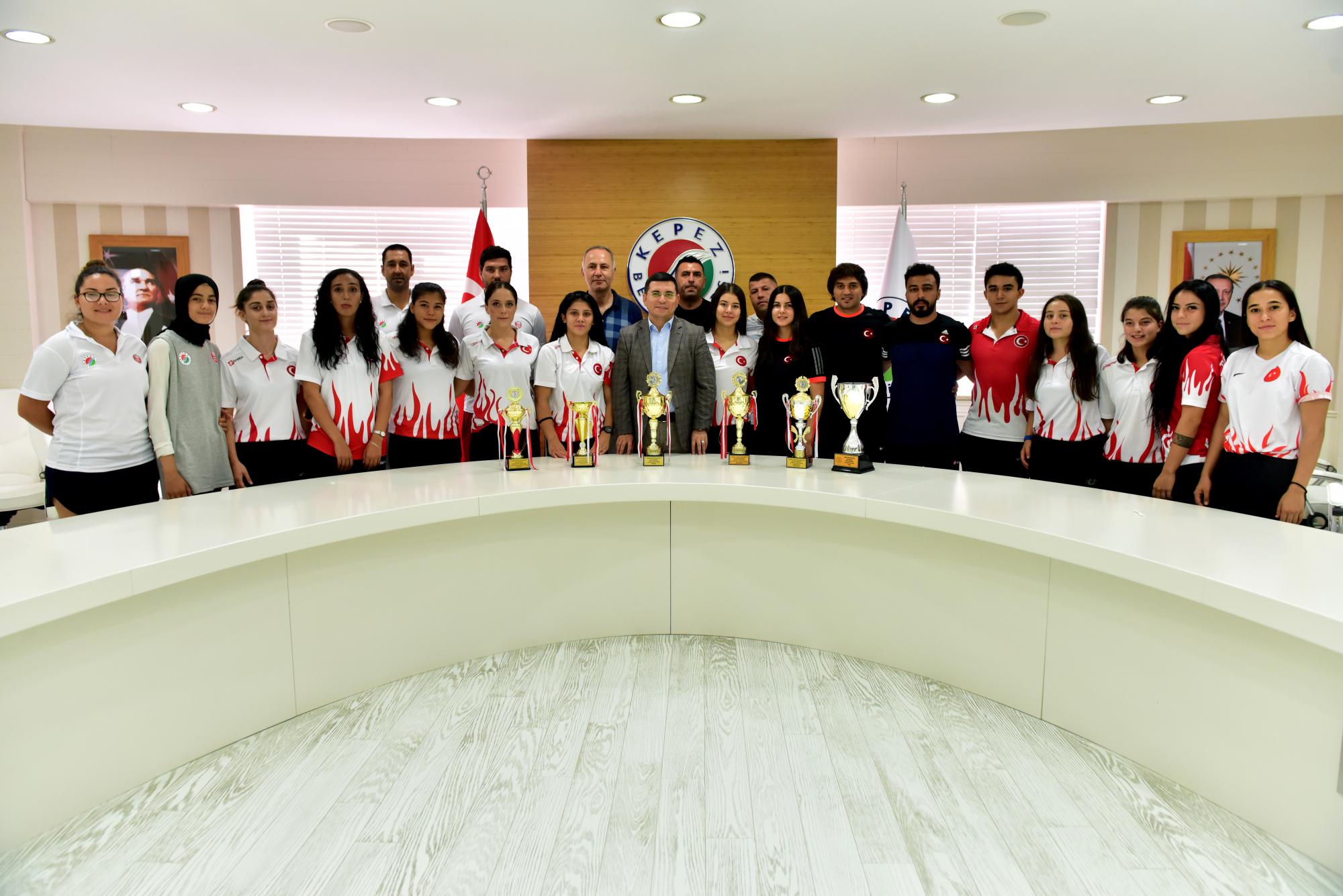 Tütüncü, “Kepez’in felsefesi gençlerin spor yapması”