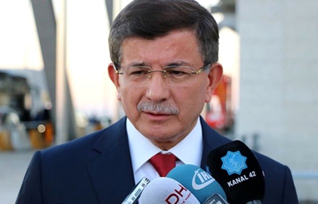 Ahmet Davutoğlu partisinden istifa ettiğini açıkladı