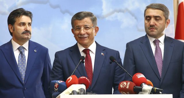 Ahmet Davutoğlu yeni parti için çalışmaları hızlandırdı