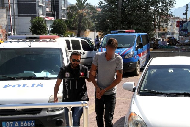 Alanya’da eve uyuşturucu baskını
