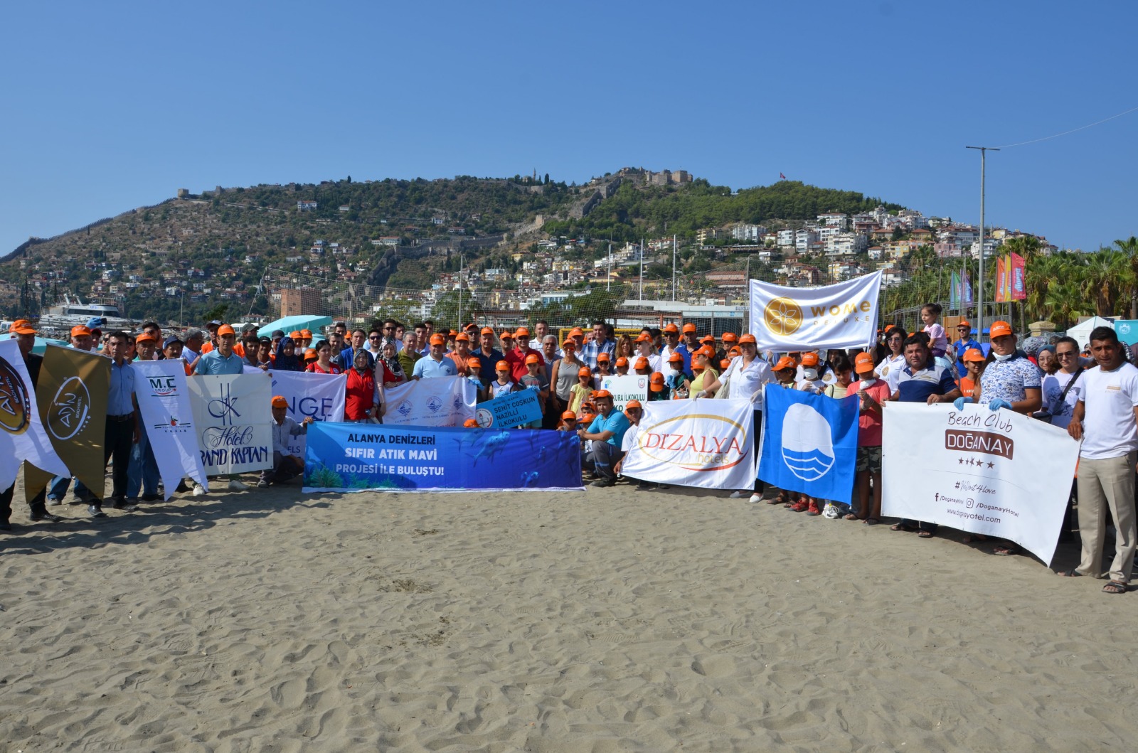 Büyükşehir plajları temizledi