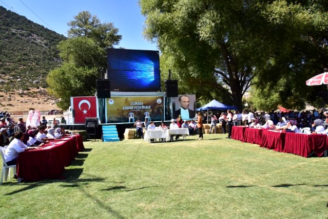 Elmalı Çoban Festivali renkli görüntülere sahne oldu