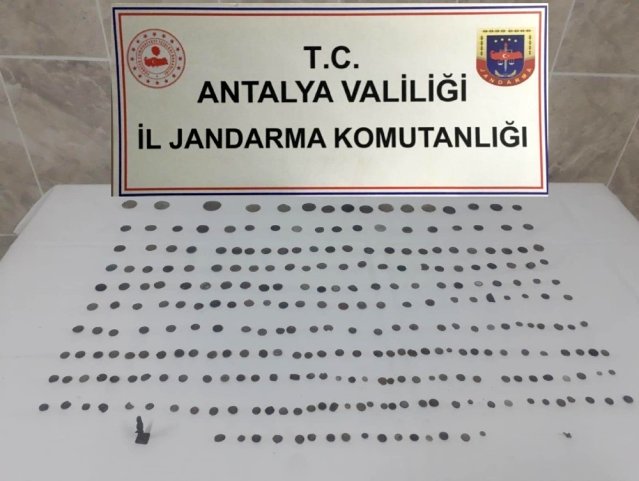 Kaçak kazılara jandarma baskını
