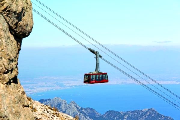 Muhteşem manzara eşliğinde 12 dakikada 2 bin 365 metreye yolculuk