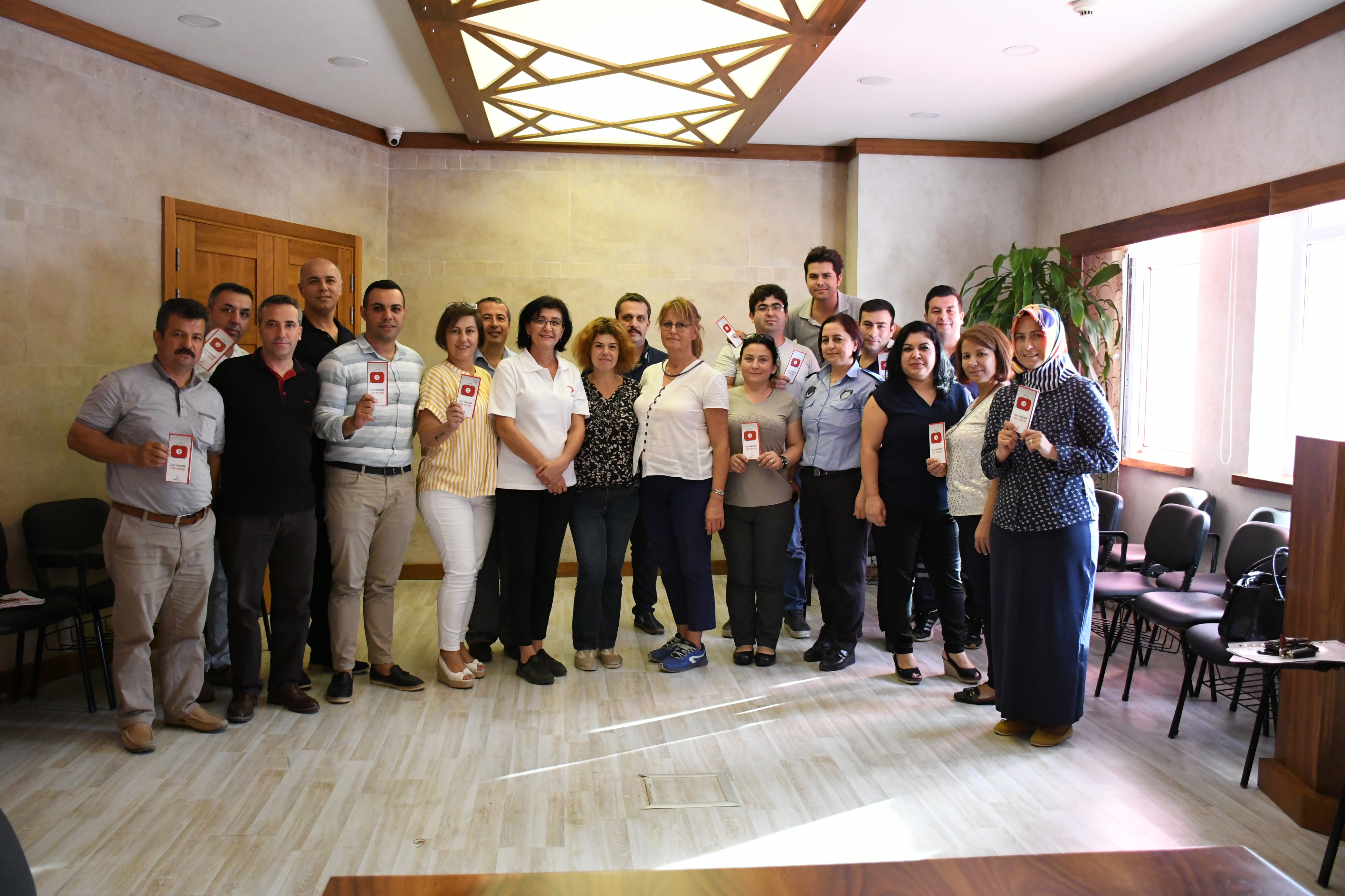 KEMER BELEDİYE PERSONELİNE İLKYARDIM EĞİTİMİ VERİLİYOR