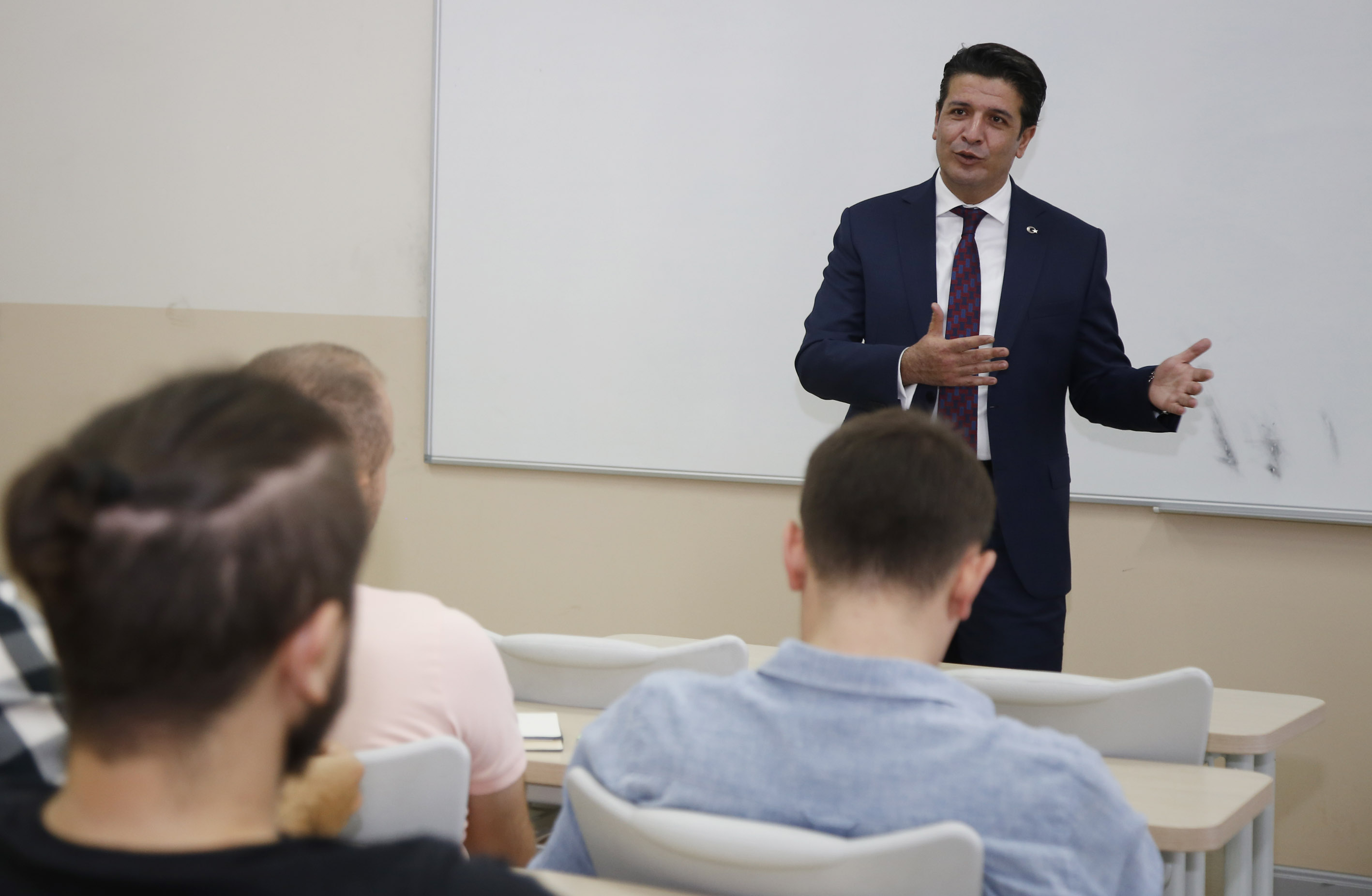 Başkan Genç, Bilim Üniversitesi’nde derse girdi