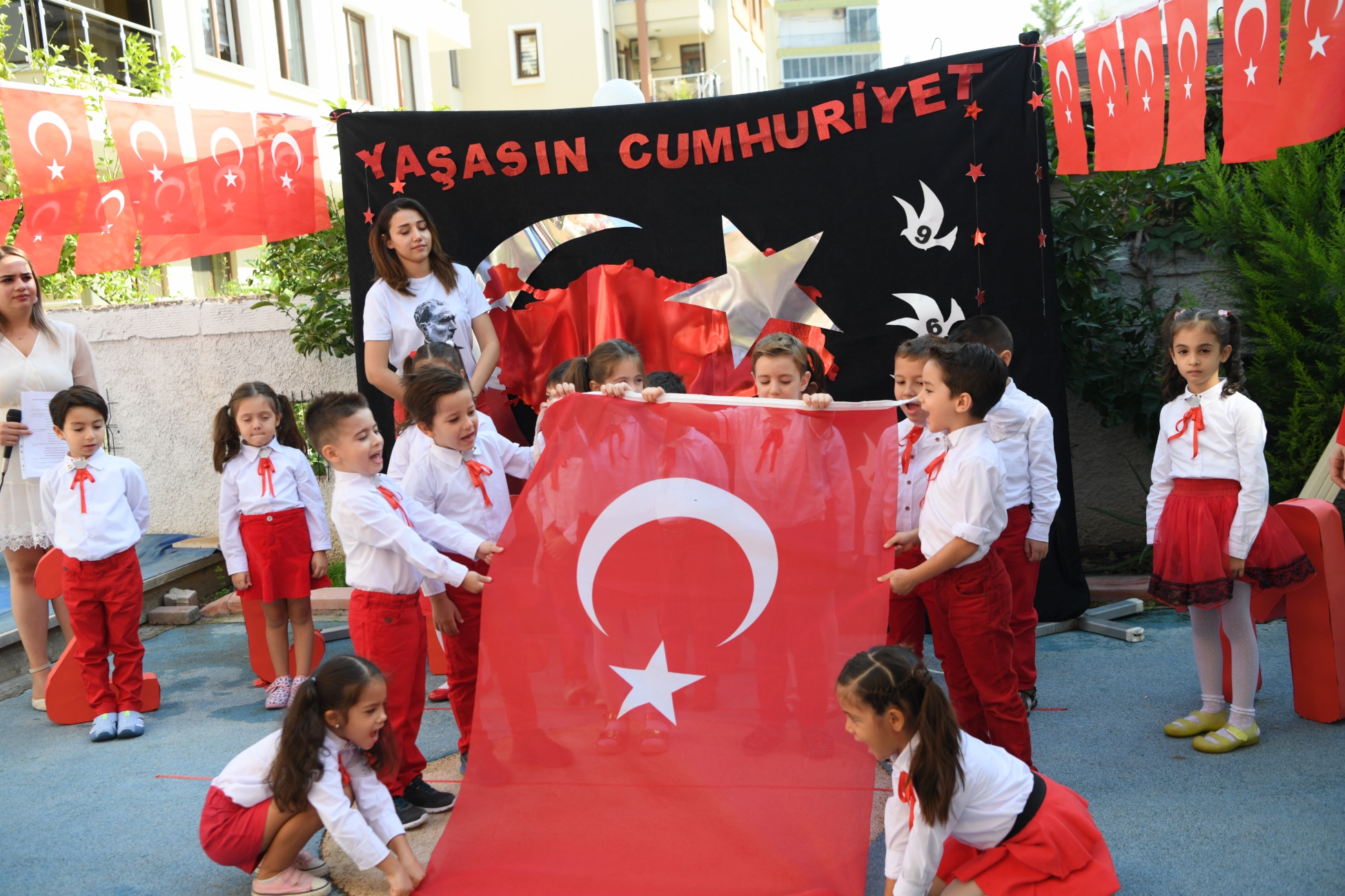 Konyaaltı Belediyesi kreşlerinde ‘Cumhuriyet’ coşkusu