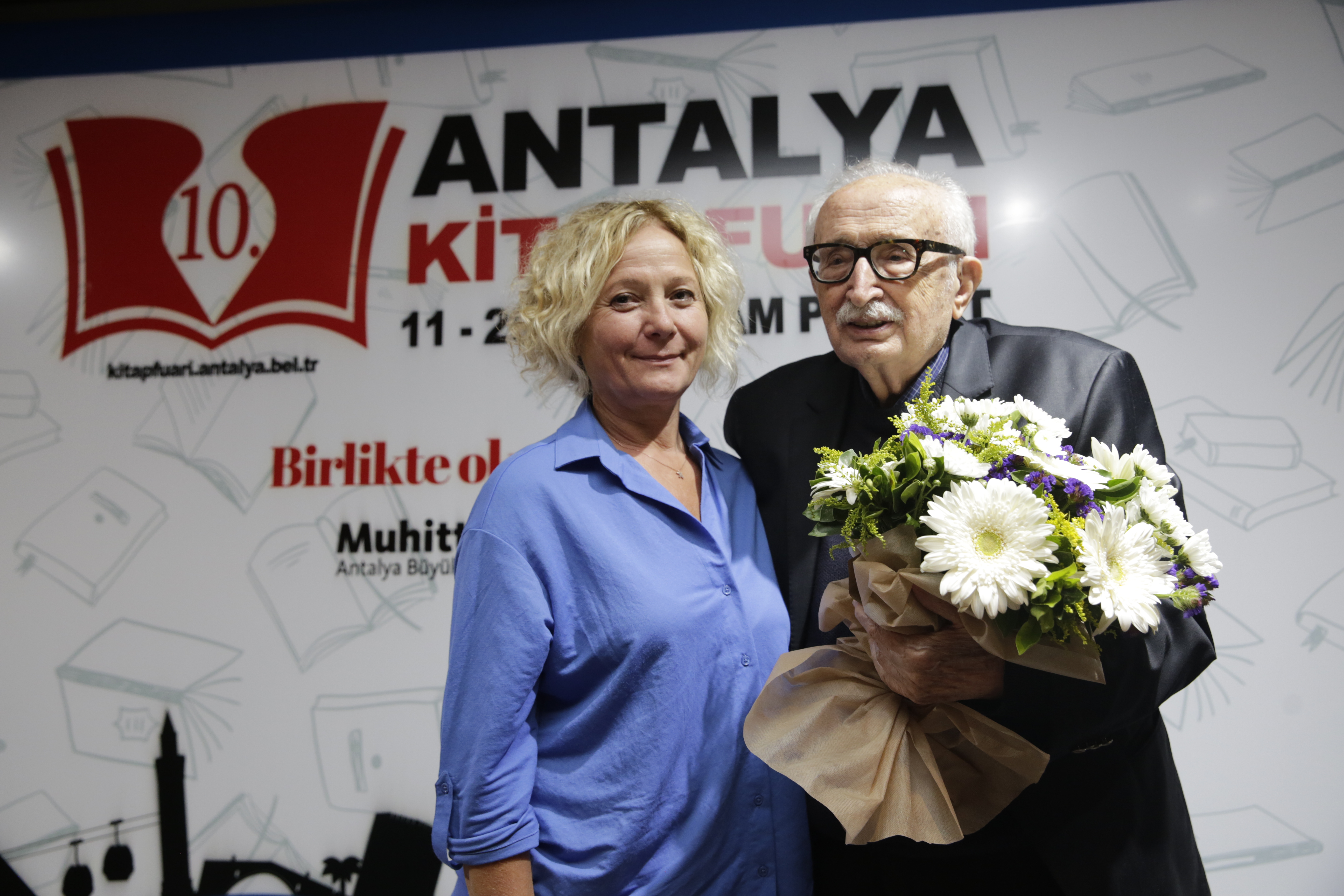 Çünkü Atatürk Efsane Lider…