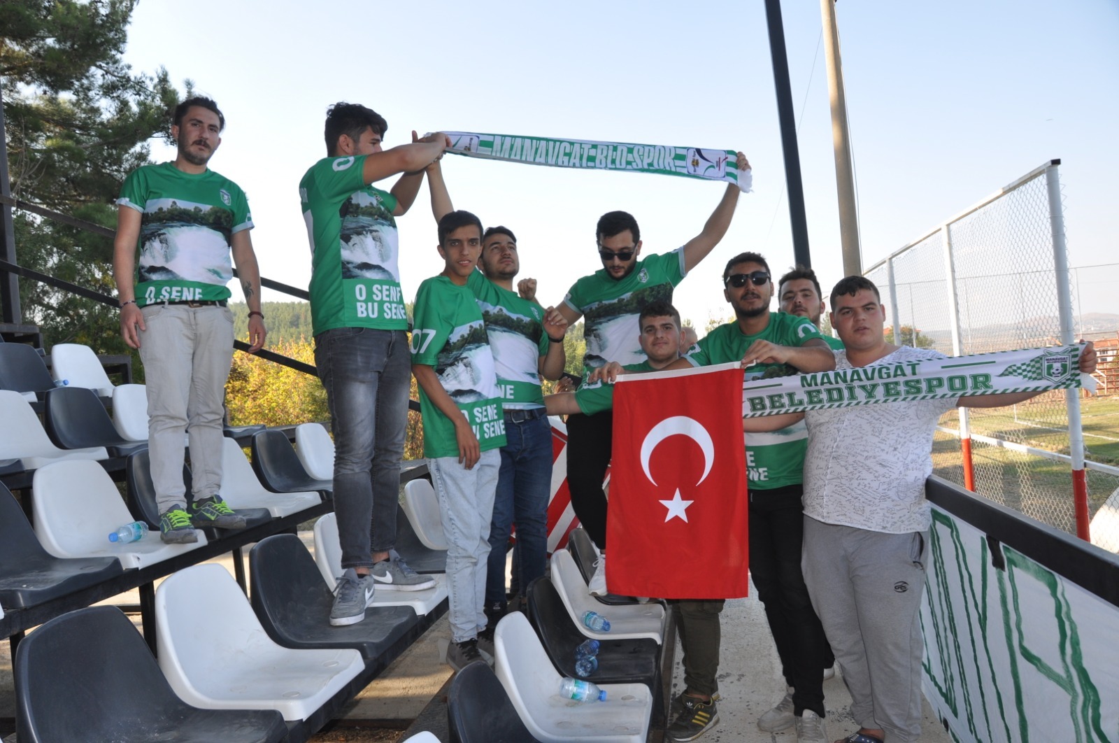 MANAVGAT BELEDİYESPOR LİDERLİK KOLTUĞUNU BIRAKMADI