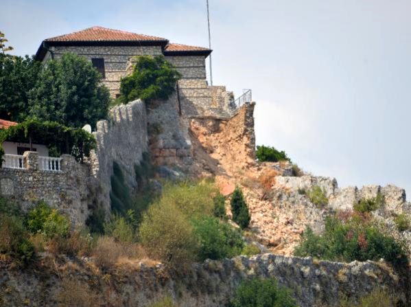 Alanya Kalesi’nde yıkılan surlar onarılmadı
