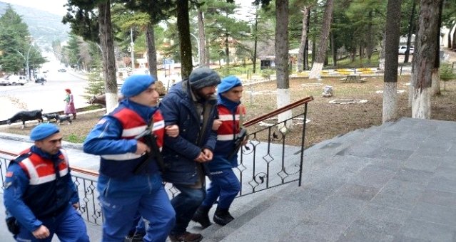 Annesini bıçaklayarak öldüren zanlıya ‘ağırlaştırılmış müebbet’