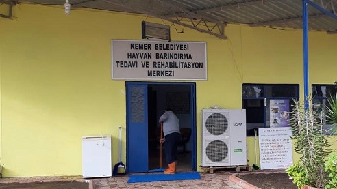 KEMER BELEDİYESİ YARALARI SARMAYA DEVAM EDİYOR