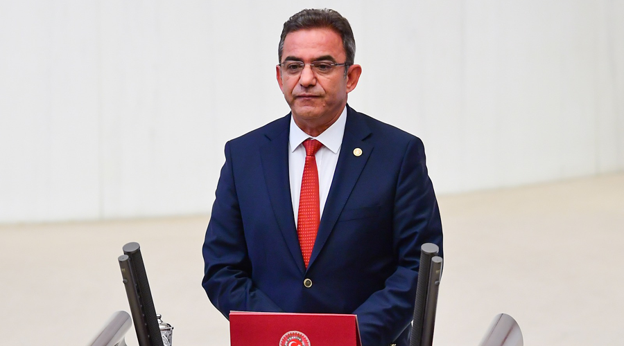 CHP’li Budak: “Kamu şirketlerinin denetimi yabancılara emanet”