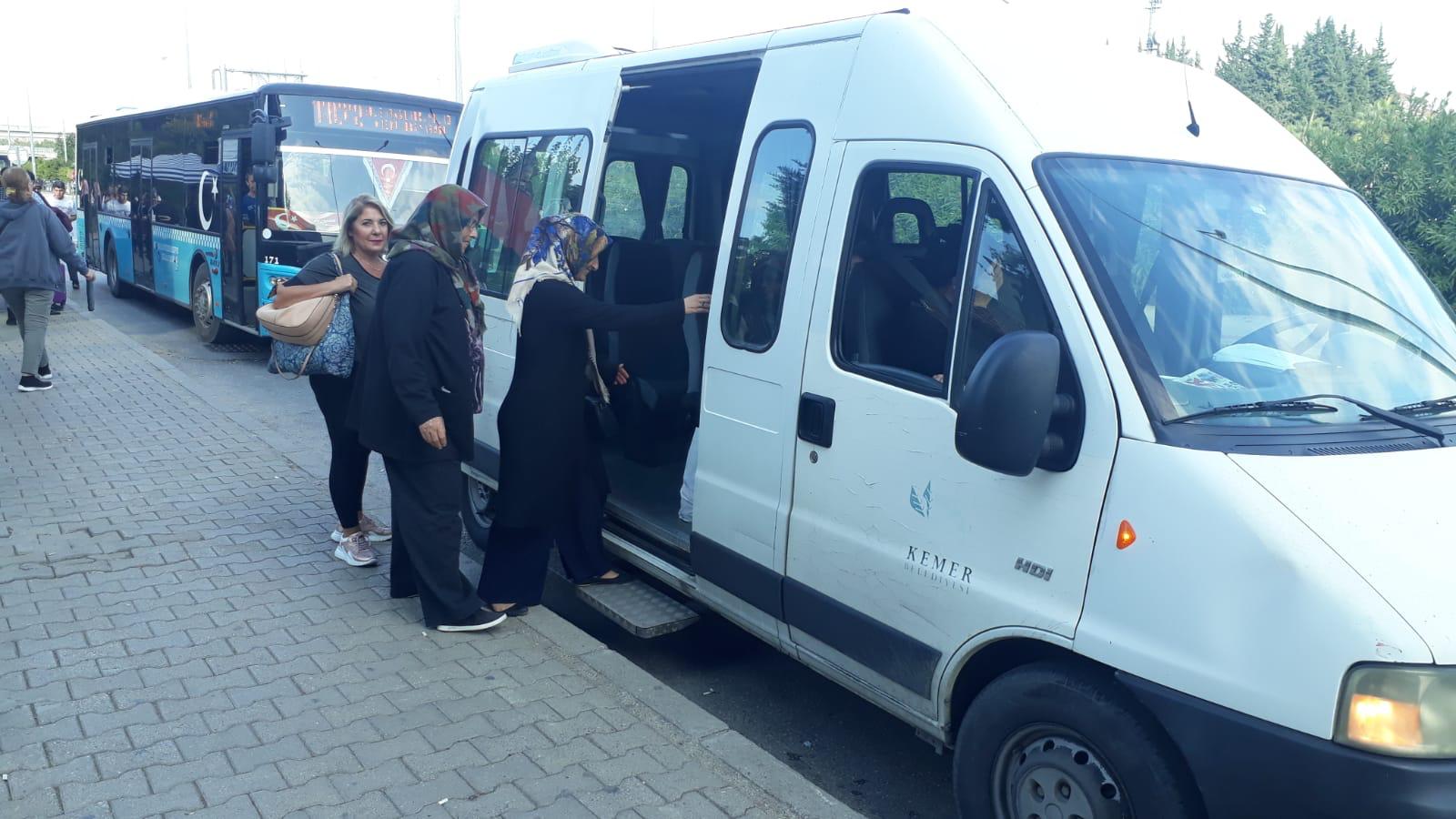 KEMER BELEDİYESİ, HASTA, YAŞLI VE İHTİYAÇ SAHİPLERİNE YARDIM EDİYOR