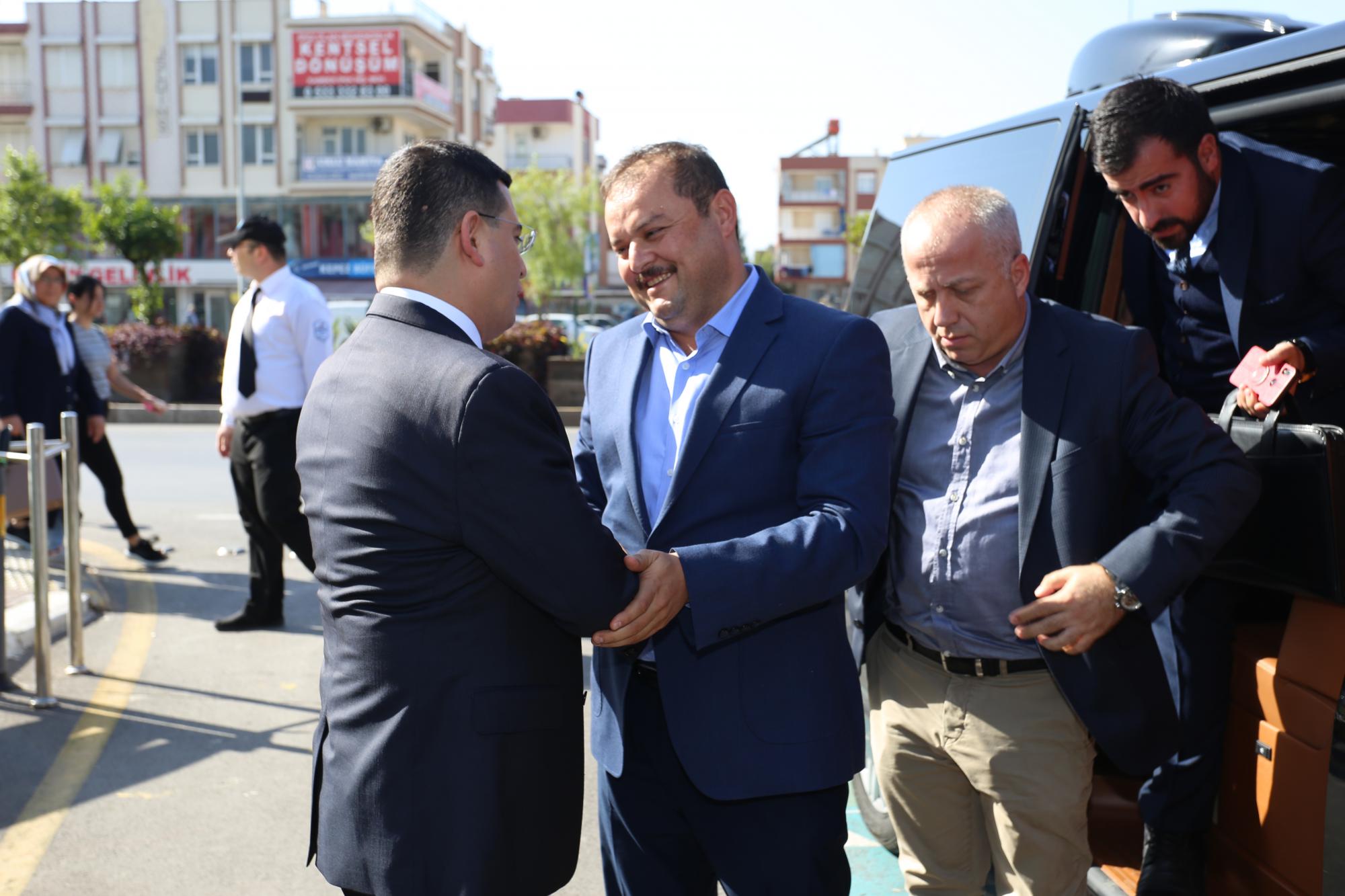 AK Partili Öz’den, Tütüncü’ye övgüler