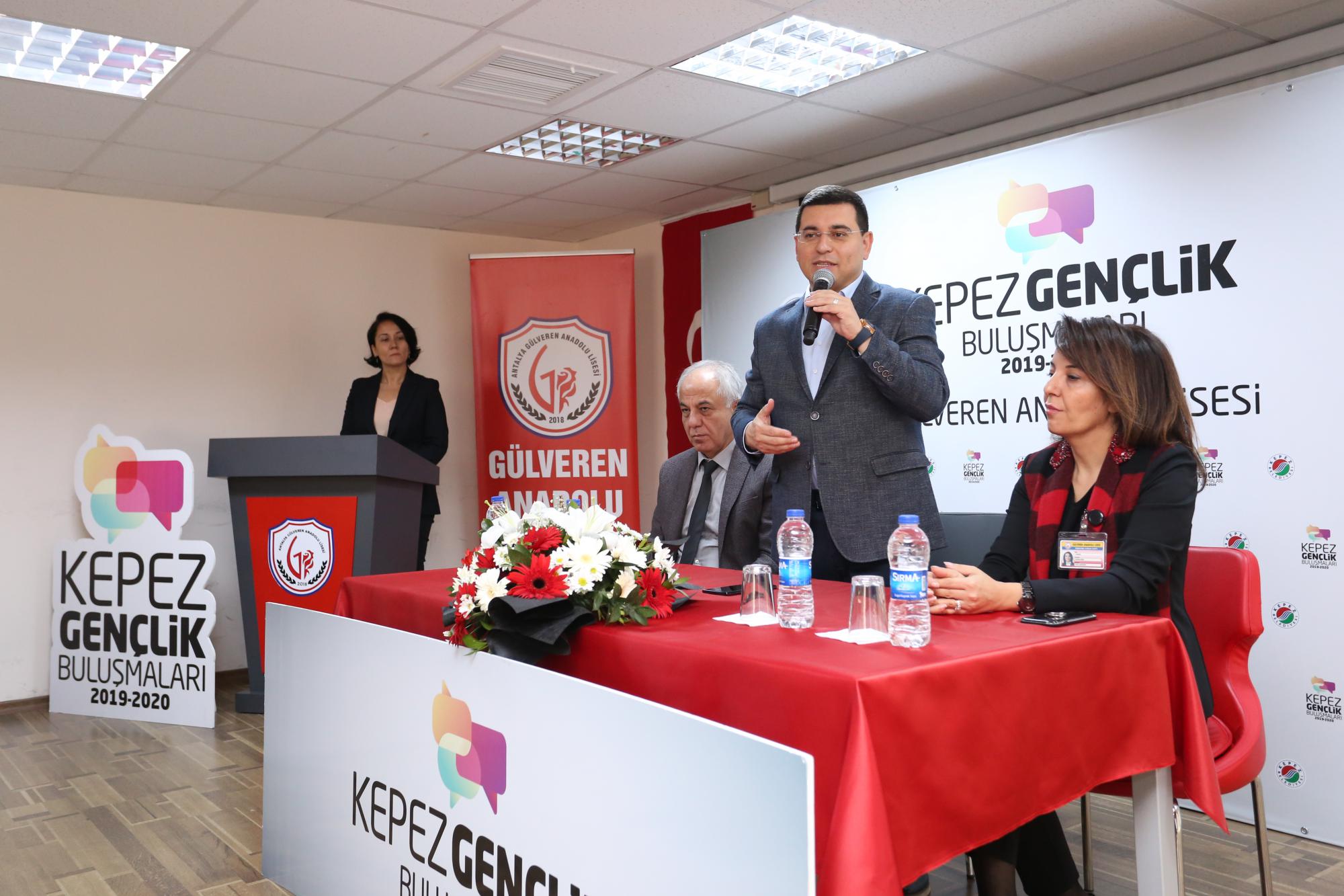 Başkan Tütüncü’den gençlere övgü