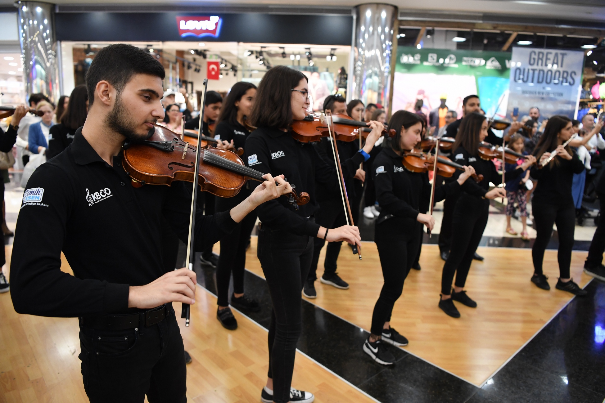 Konyaaltı Belediyesi Oda Orkestrası yine şaşırttı…