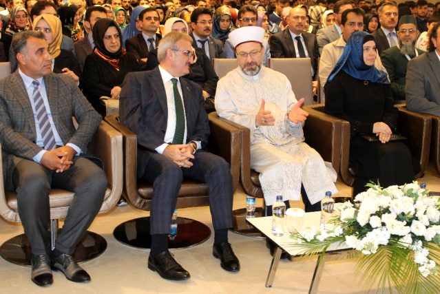 Diyanet Başkanı Erbaş: “Aile, sadece maddi bir beraberlik değildir”