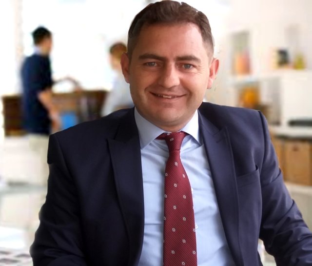 Toplu intiharlara suçlu değil çare arayalım