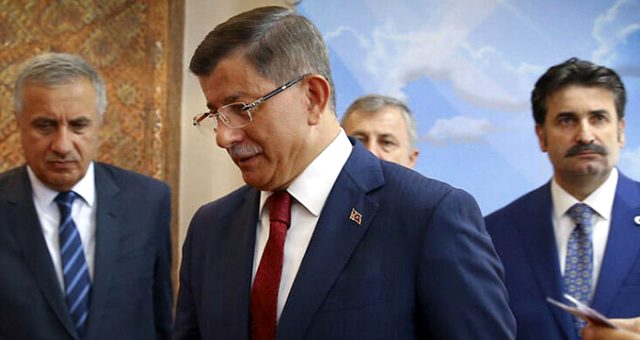 Yeni parti kuracak Ahmet Davutoğlu’nun kurucular kurulu belli oldu!