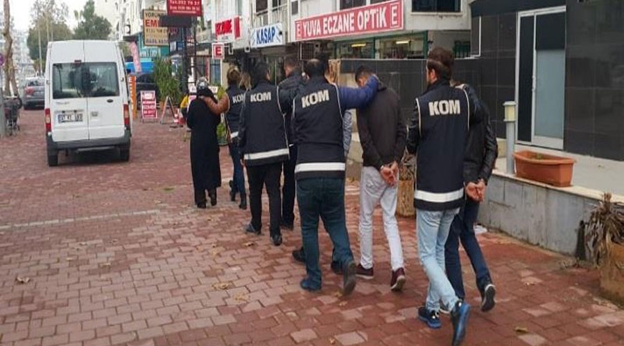 Dini kullanarak yüz binlerce lira dolandırdılar