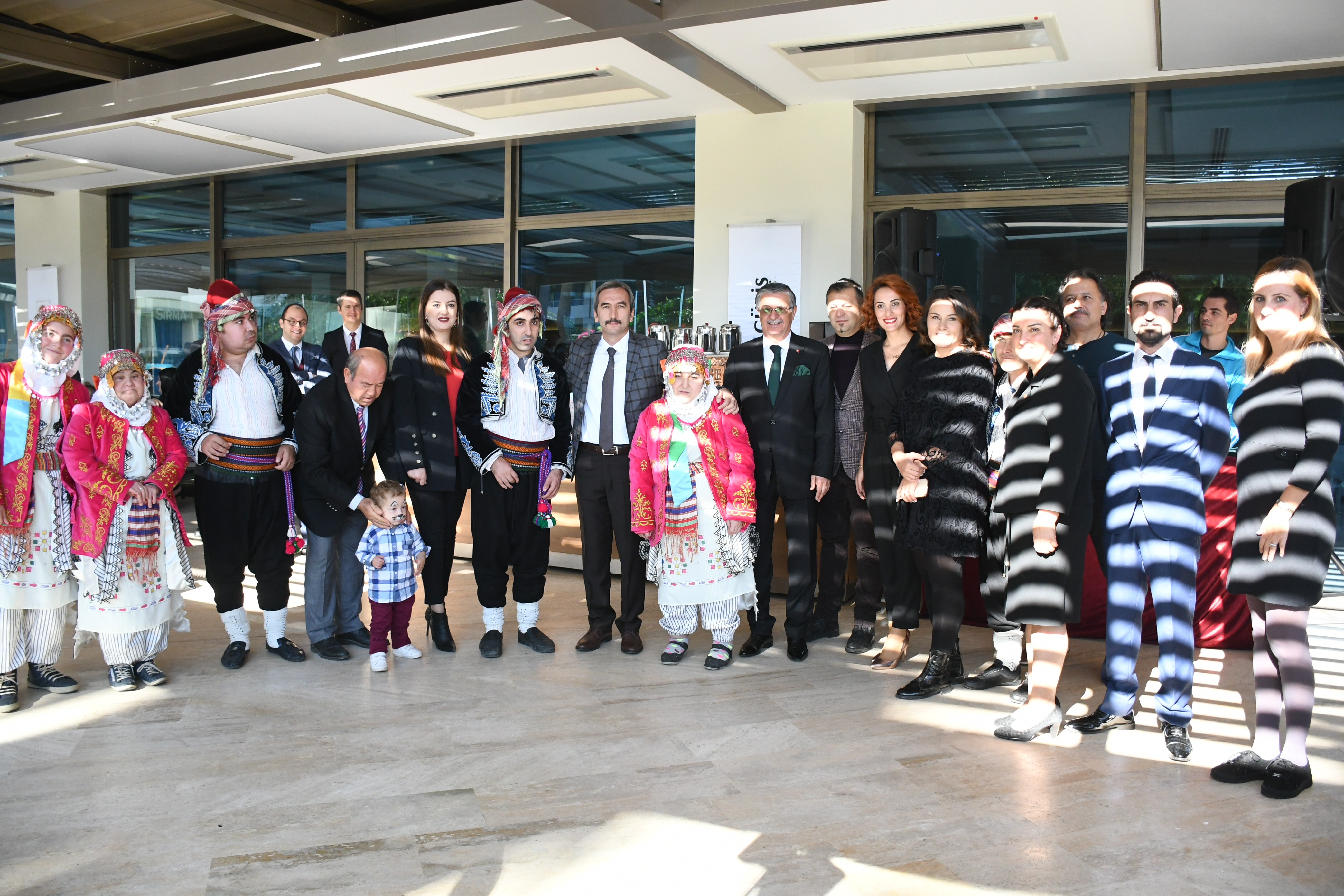 BAŞKAN TOPALOĞLU, ÖZEL ÇOCUKLARLA BİR ARAYA GELDİ