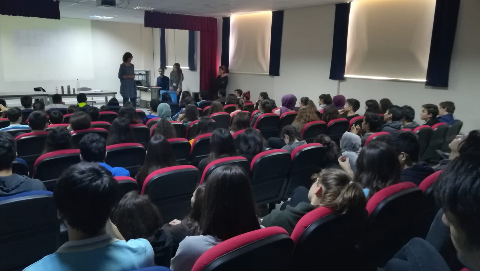 KEMER BELEDİYESİ, ÖĞRENCİLERE SIFIR ATIK PROJESİ EĞİTİMİ VERİYOR