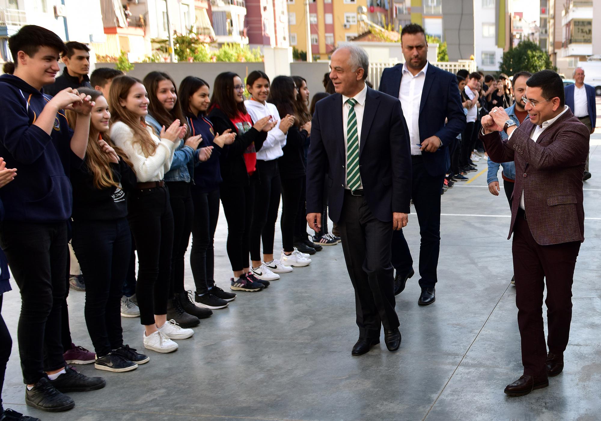 Başkan Tütüncü, gençlerle buluşuyor