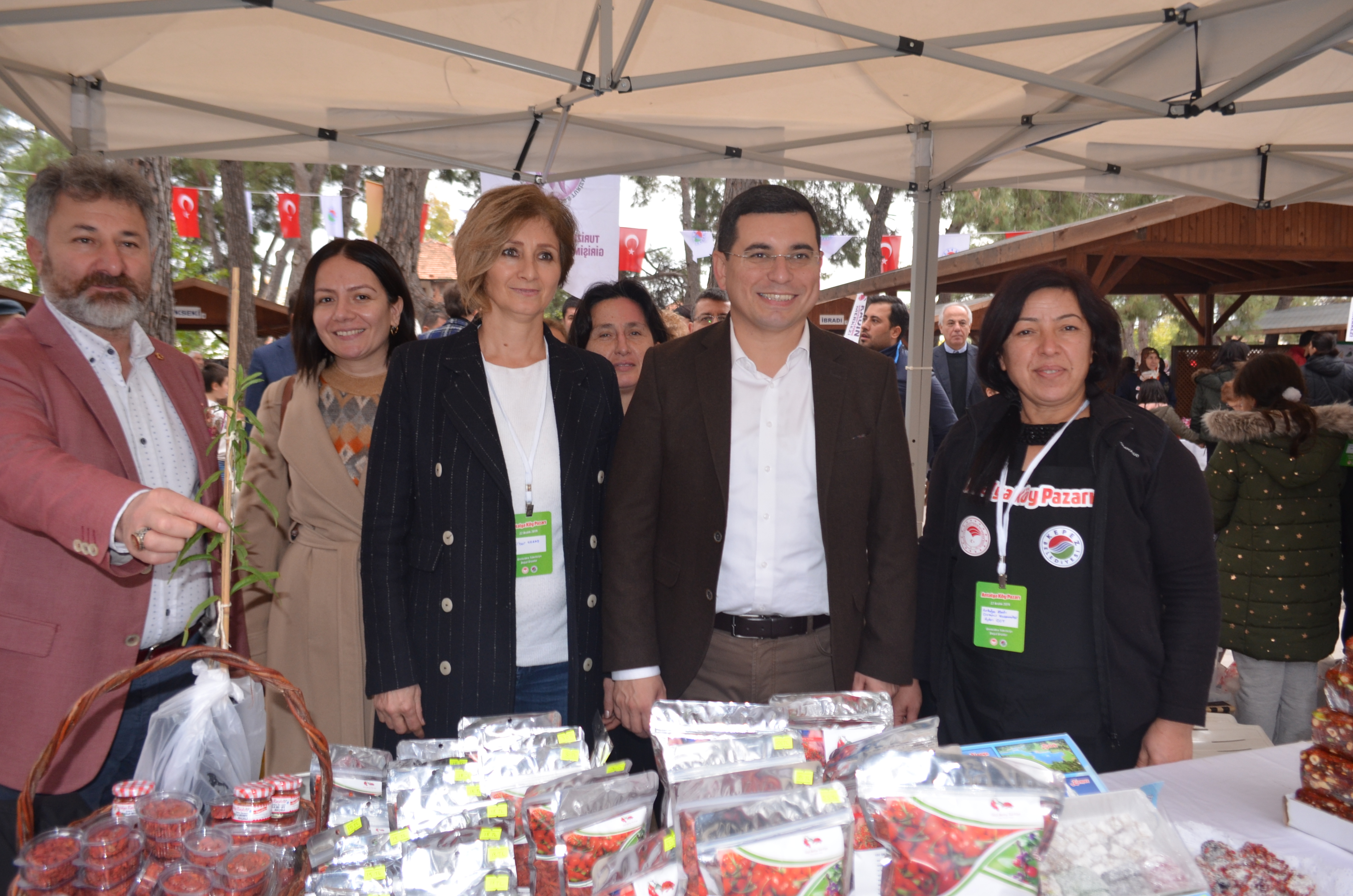 Antalya’da Kadın Köy Pazarın’da Goji berry ilgi yoğundu!