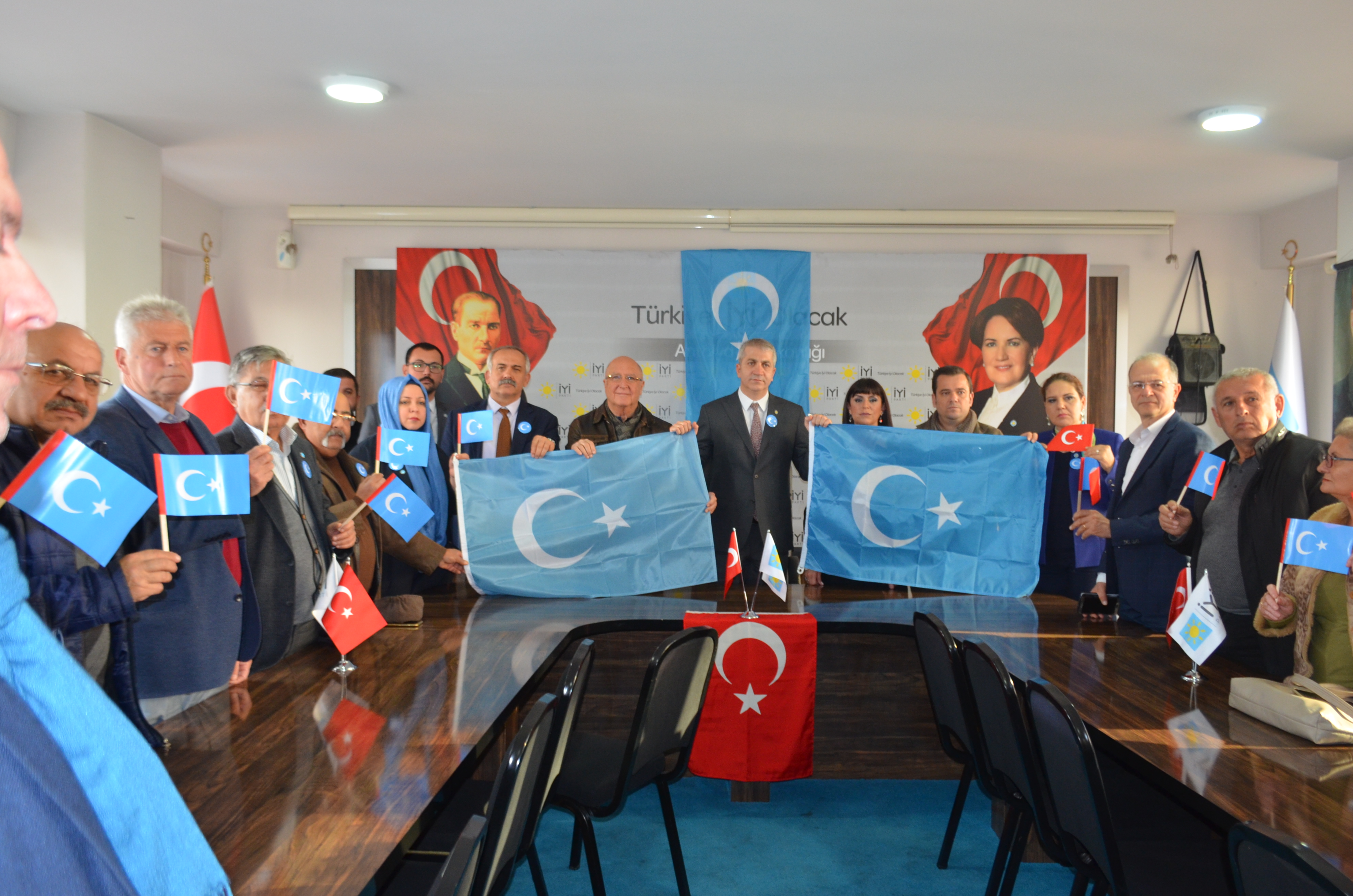 Doğu Türkistan çığlık atıyor uyuyor musun?