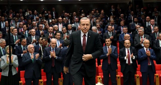 AK Parti’de 9 il, 40 ilçe başkanı görevi bıraktı