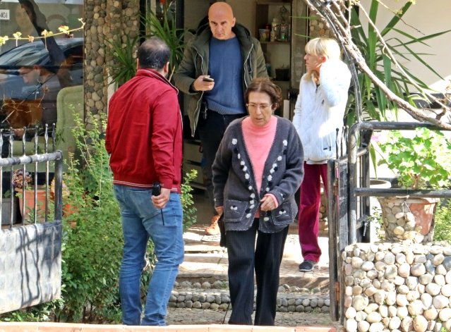 Hastane dönüşü yaşlı kadına kapkaç şoku