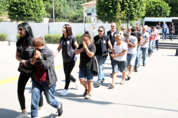 ‘Kocanla aranı düzelteceğiz’ diyerek 2 milyon lira dolandırdılar