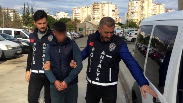 Yaşlı kadına kabusu yaşatan kapkaççılar yakalandı