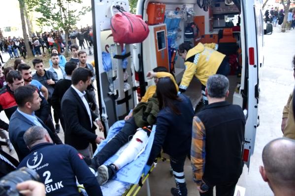 Yüksekokuldaki bıçaklı kavganın nedeni ‘WhatsApp’ grubuymuş
