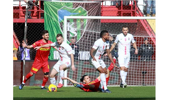 Antalyaspor Göztepe’ye 3-0 mağlup oldu